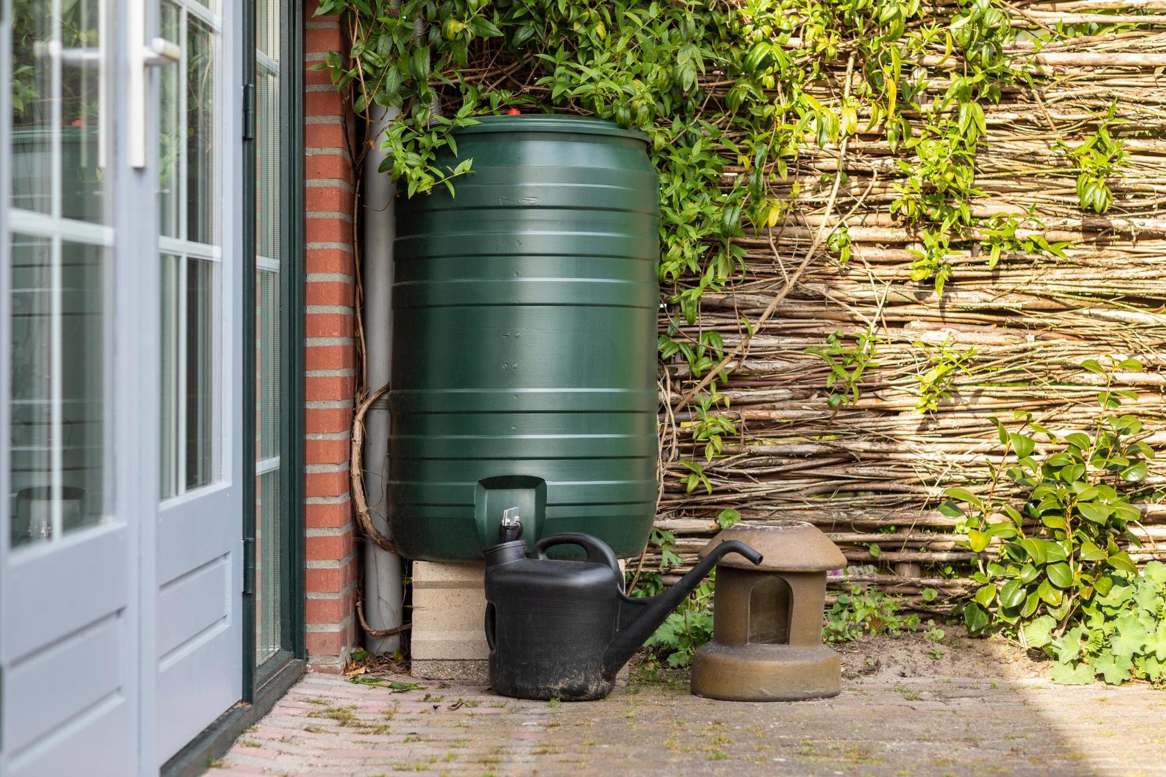 manieren om water in je tuin af te voeren